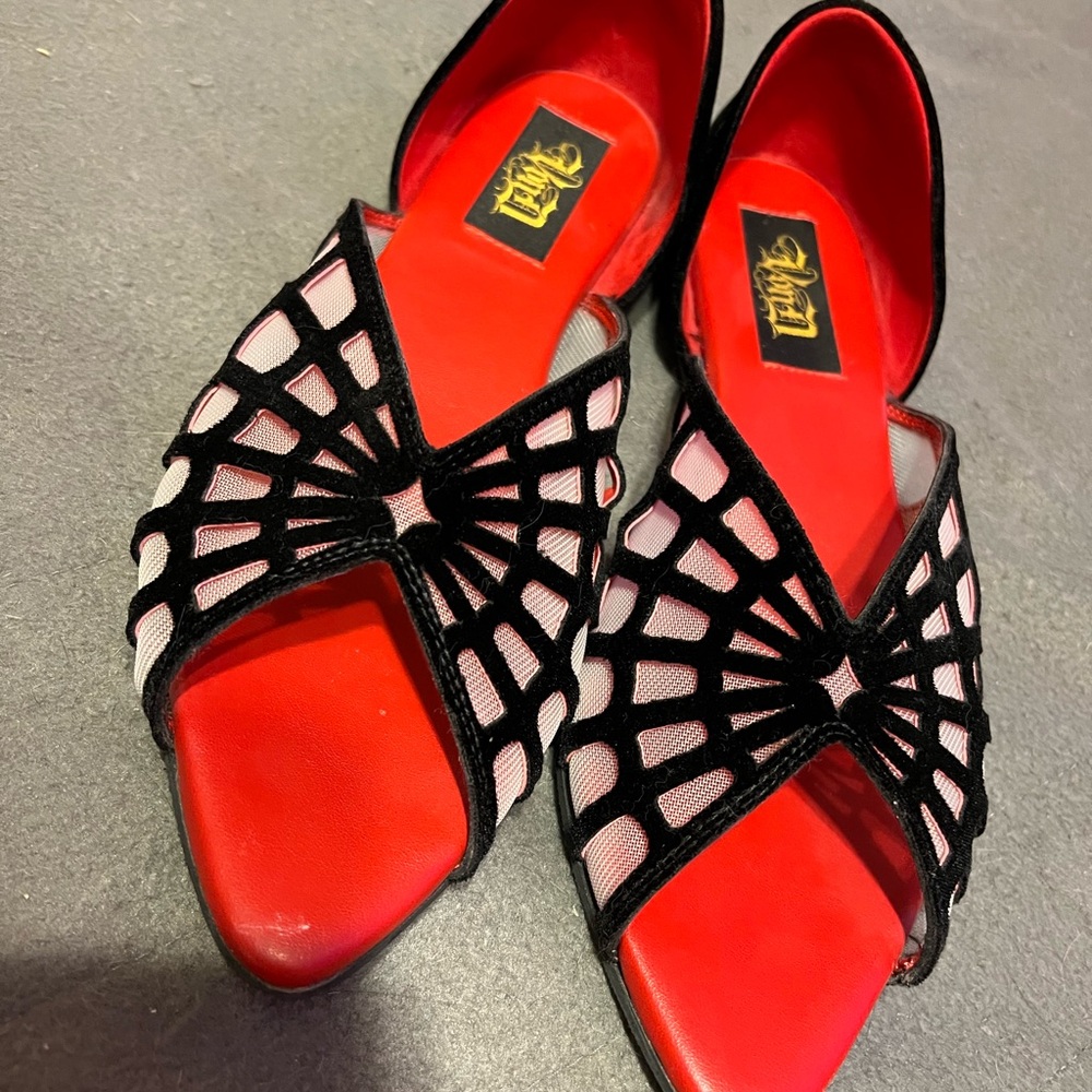 VonD Kitten Flats